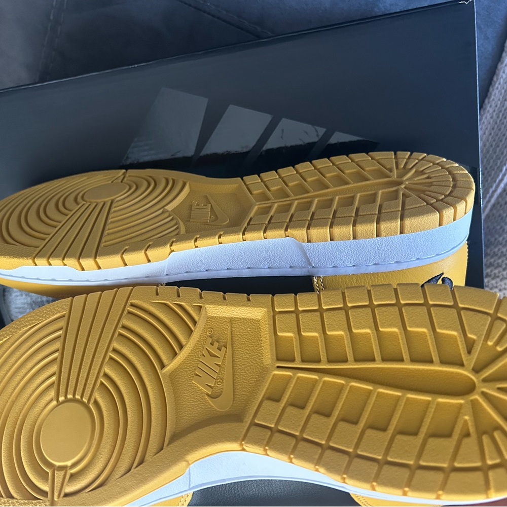 Nike Dunk Wu-tang Black and Yellow Sneakers. With box.Size 13 - Picture 3 of 10